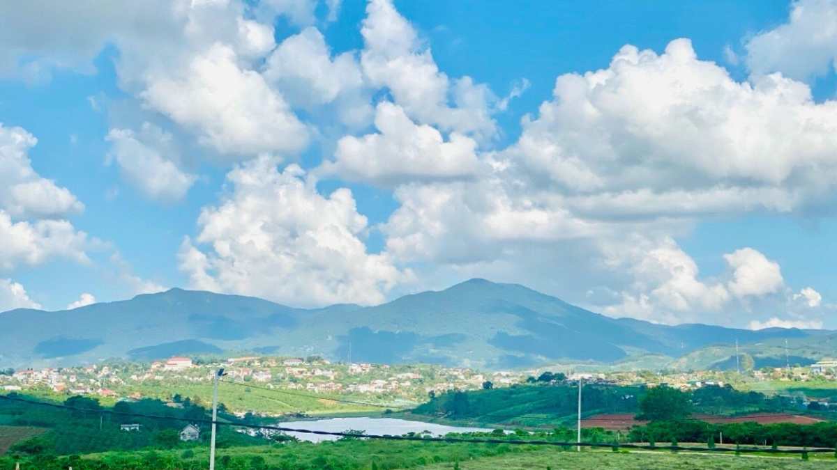 Central Lake Di Linh nằm ở ven Hồ Tây thuộc trung tâm thị trấn Di Linh