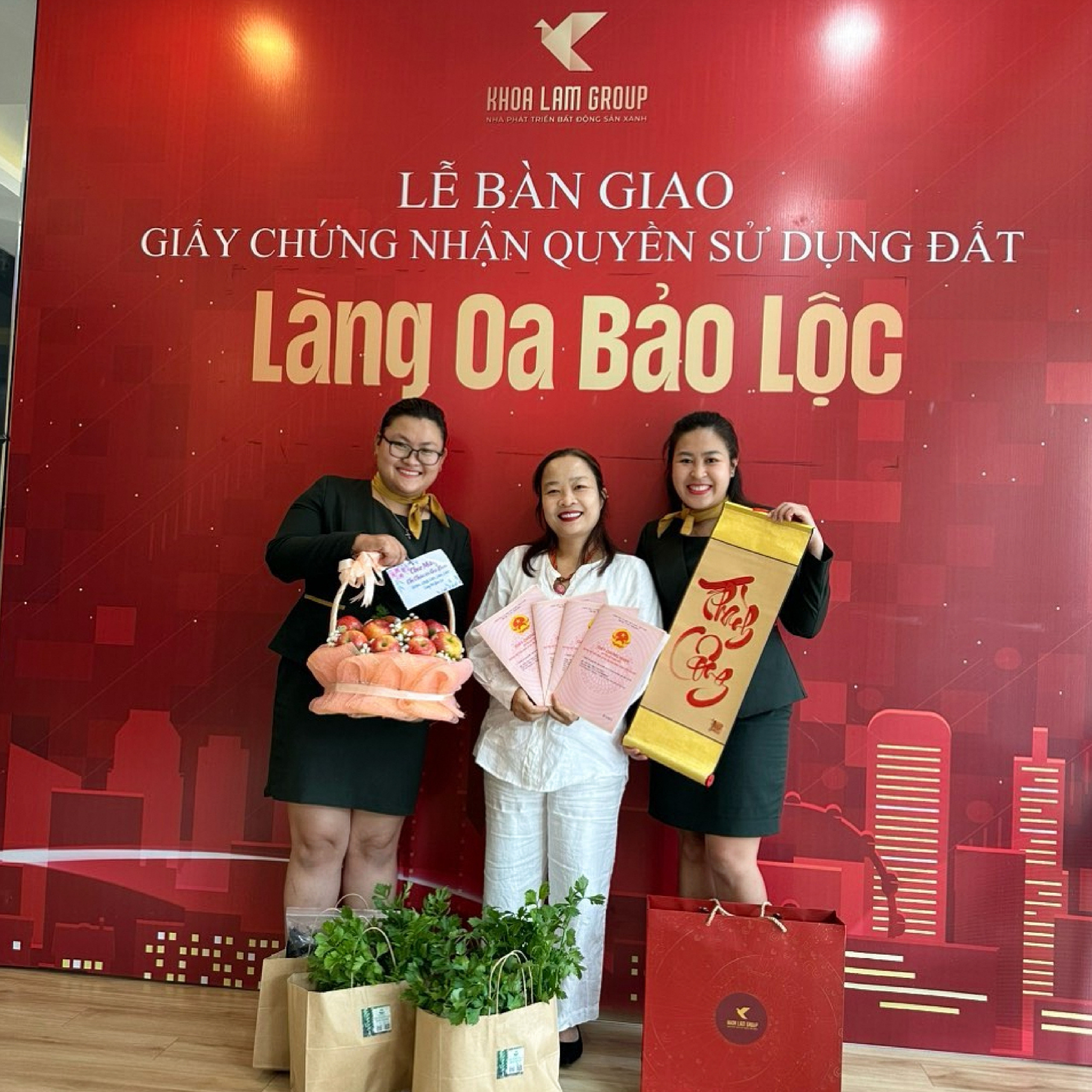 05.le ban giao giay chung nhan quyen su dung dat Lang Oa Bao Loc Khoa Lam Group