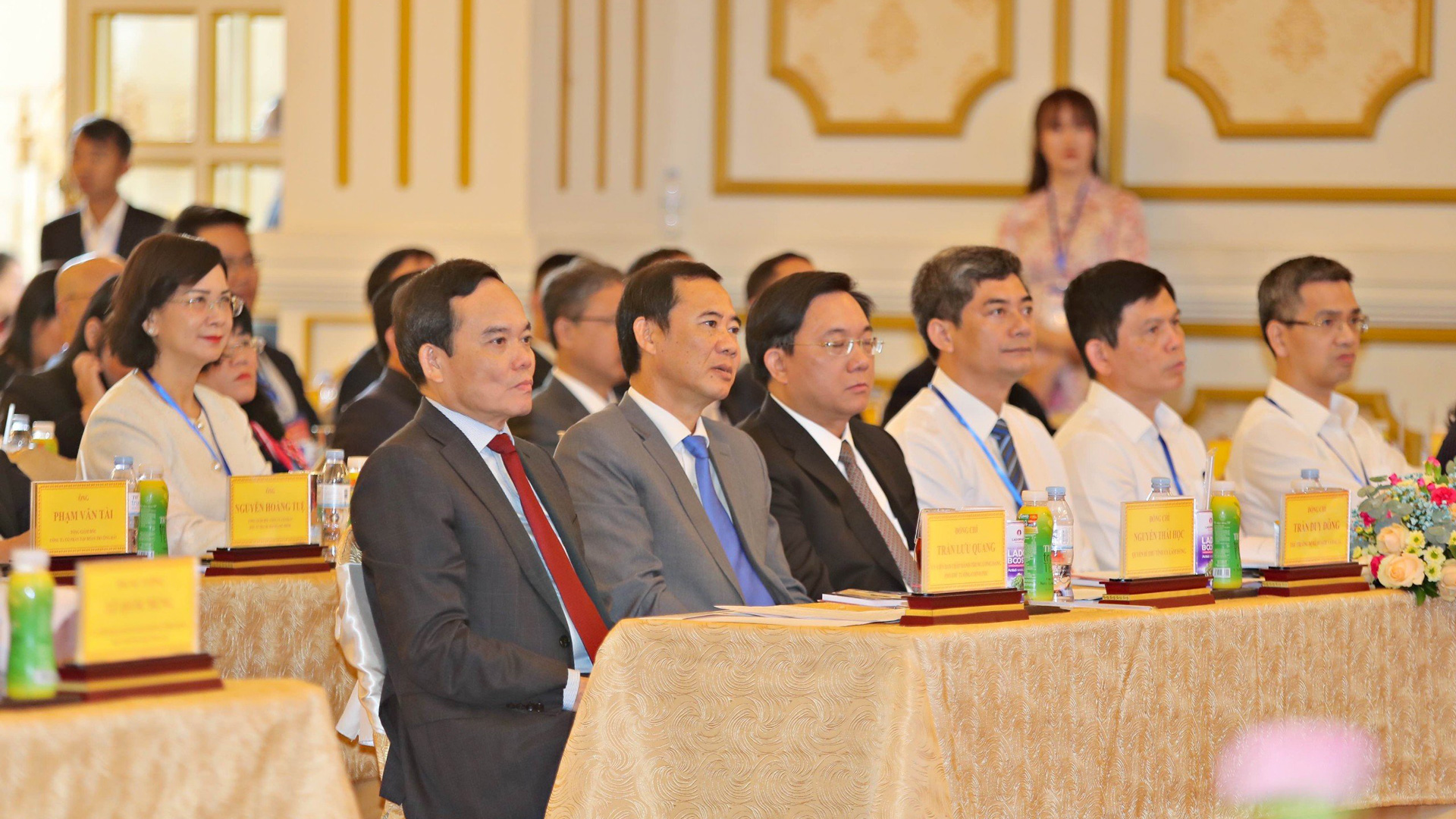 Chuyển dịch cơ cấu kinh tế tập trung vào hiện đại hóa