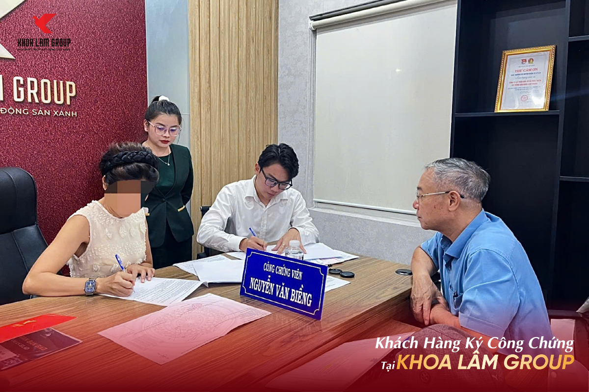 Khách Hàng Công Chứng Sang Tên Sổ Hồng Vân Thôn Retreat Bảo Lộc Tại Khoa Lâm Group