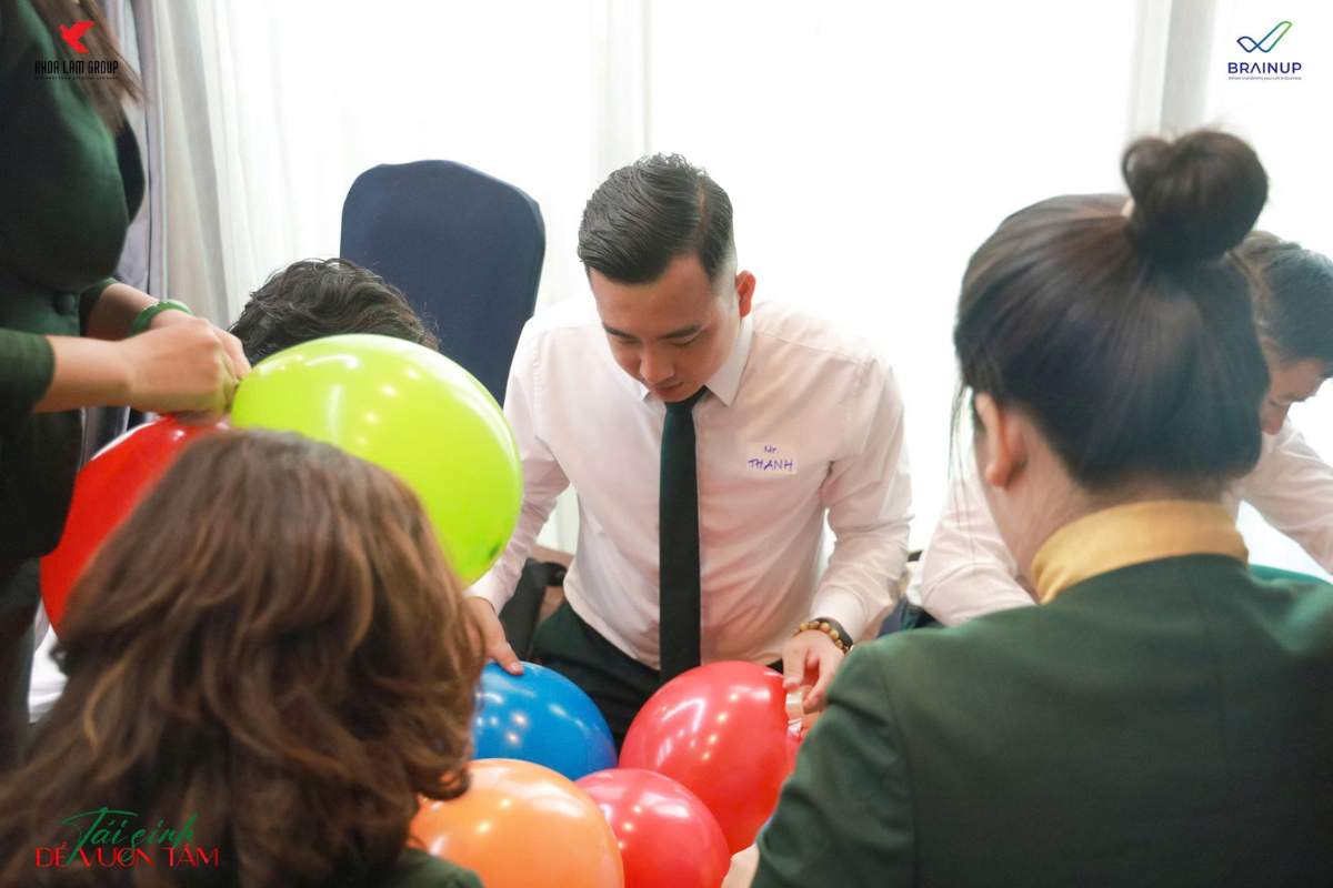 Hoạt động trong buổi huẫn luyện Tái Sinh Để Vươn Tầm