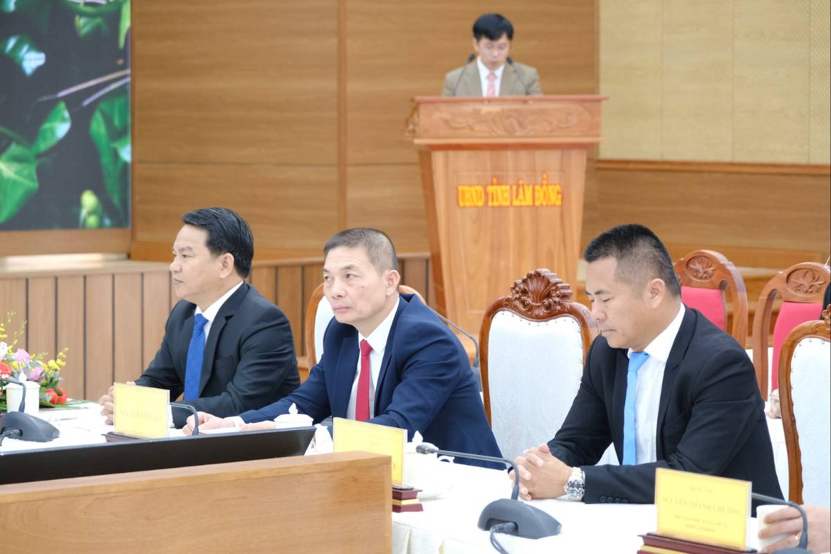 Đại diện lãnh đạo các đơn vị tham gia Lễ ký kết hợp đồng